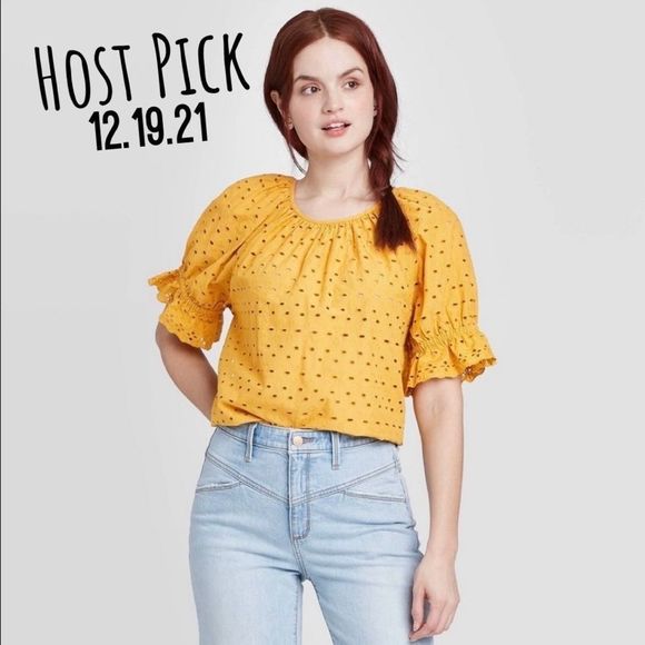 Universal Thread Tops - 🆕 Universal Thread Gold Top